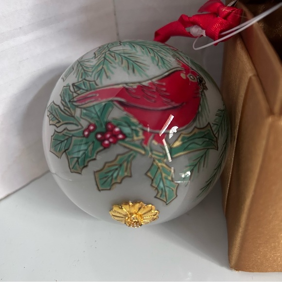 Christmas Tree Ornament CARDINALS Blown Glass Hand Blown INSIDE-Painted/gift box - Picture 10 of 14